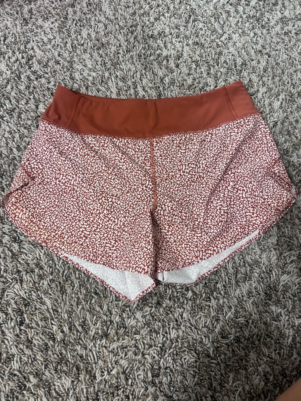 Athleta Rust Micro-Print Athletic Shorts with Wide Waistband